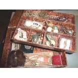 Jewellery box containing assorted vintage jewellery including Scottish "Miracle" turquoise brooch