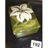 Moorcroft lily pattern trinket box with lid (A/F)