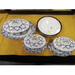 A collection of six Royal Worcester dinn