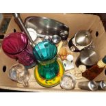 A good mixed lot to include kitchen ware