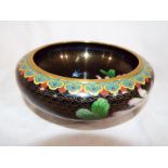 A good quality cloisonne bowl with a floral decoration on a black ground, 7 cm (h) x 18.