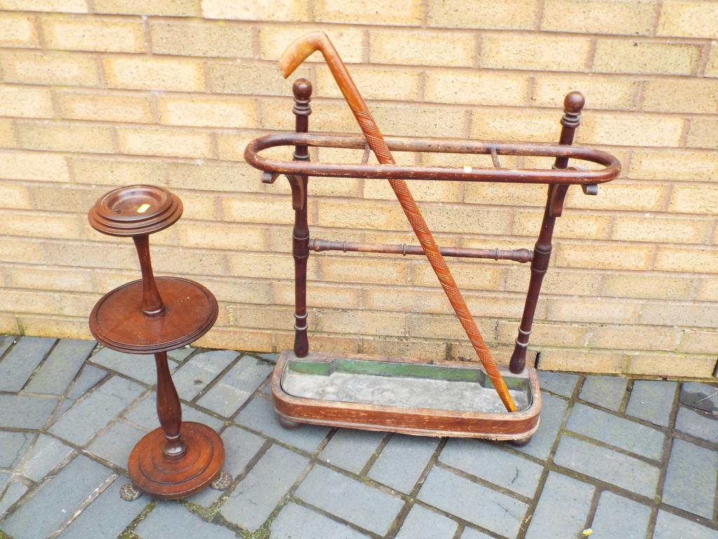 A stick stand with walking stick and a mahogany whatnot - (3) - Bild 2 aus 2