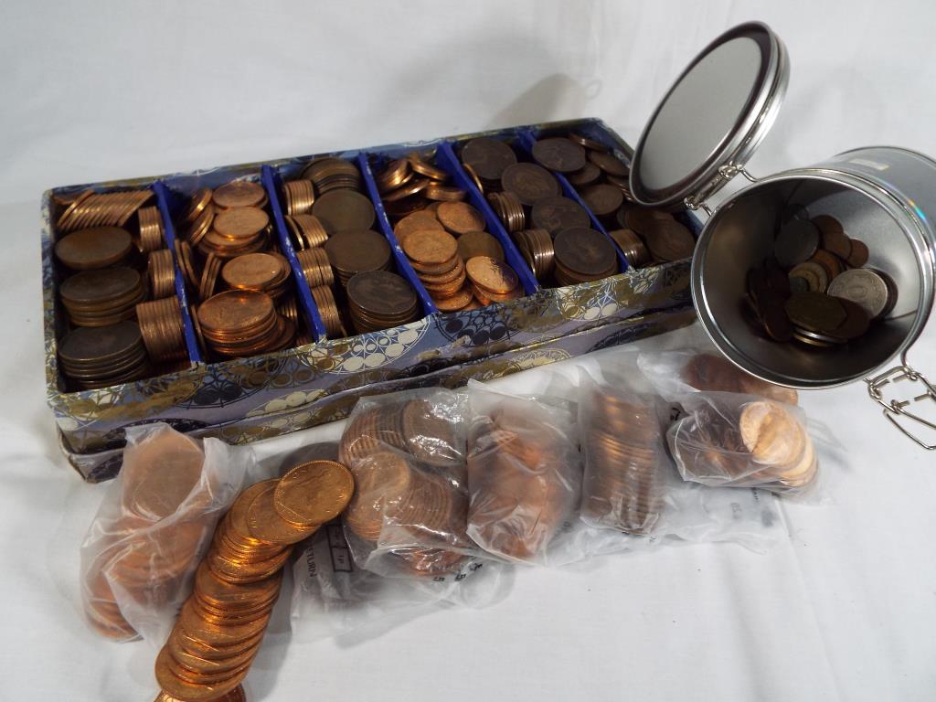 Numismatology - a large collection of early 20th century and later UK pre-decimal pennies and