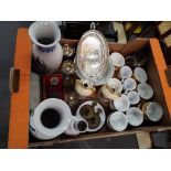 A good mixed lot to include a collection of Royal Worcester ceramic tableware,