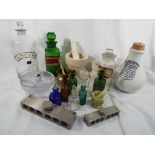 A good mixed lot of medical items to include apothecary jars, a Doctor Nelson's improved inhaler,