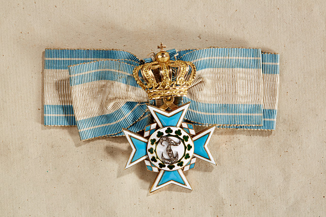 GERMAN ORDERS AND MEDALS PRE 1918 - KINGDOM OF BAVARIA - Order of Theresa : Lady's Breast Badge.