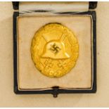 GERMAN REICH 1933 - 1945 - LEGION CONDOR WOUND BADGE : Cased 1st Pattern Gold Wound Badge. Unmarked.