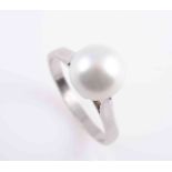 A CULTURED PEARL RING,