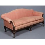 A GEORGE III STYLE MAHOGANY AND UPHOLSTERED SETTEE, LATE 19TH CENTURY,