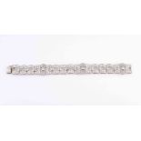 AN ART DECO DIAMOND BRACELET,