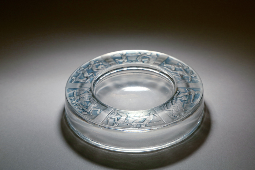 Lalique glass Archers ashtray, circ. 1922, 11.5cm diameter