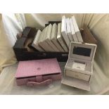 Box of assorted frames,