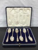 A set of six silver teaspoons, London 1935, 62.4g gross.