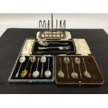 Silver to include a set of six cased teaspoons, a set of five cased teaspoons (one missing),