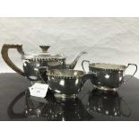 A silver three piece tea service, Stower & Wragg Ltd, Sheffield 1939, 1132.5g.