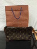 Louis Vuitton : A lady's hand bag, monogram canvas with tan trim, with zip top,