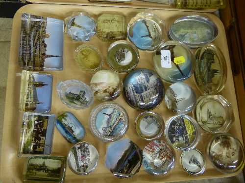 Tray of assorted glass tourist items - Scenes of Blackpool, Whitley Bay,