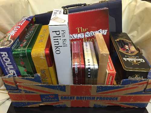 A quantity of games - Roulette, Poker set, card games, books,