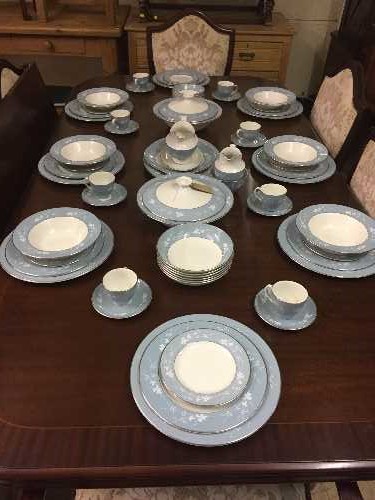 Approximately ninety four pieces of Royal Doulton reflection tea and dinner ware