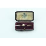Gold bar brooch with pearl & diamond circular cluster, in gold fronted with platinum.