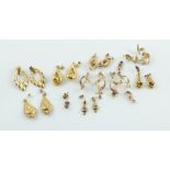 Various earrings, some 9ct gold.