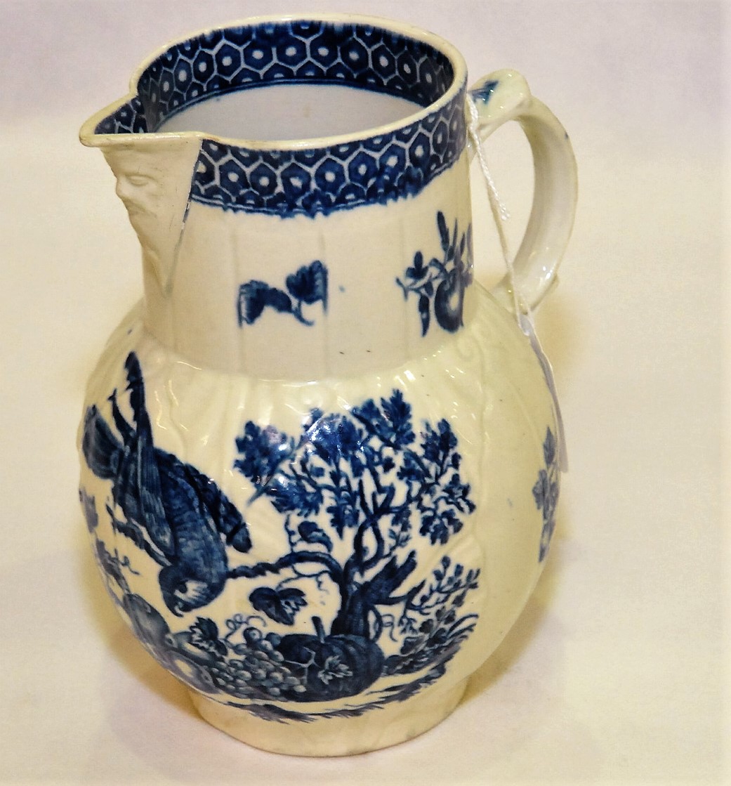 18th century Worcester porcelain blue & white cabbage leaf baluster jug in "Pecking Parrot" pattern,