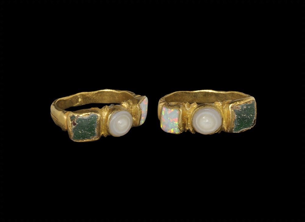 Merovingian Gold Ring with Cabochons