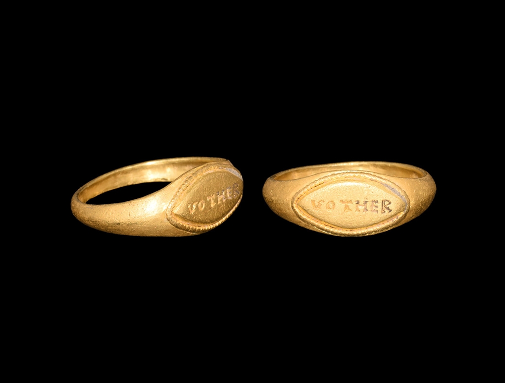 Roman Gold Ring with VOT HER - Image 2 of 2