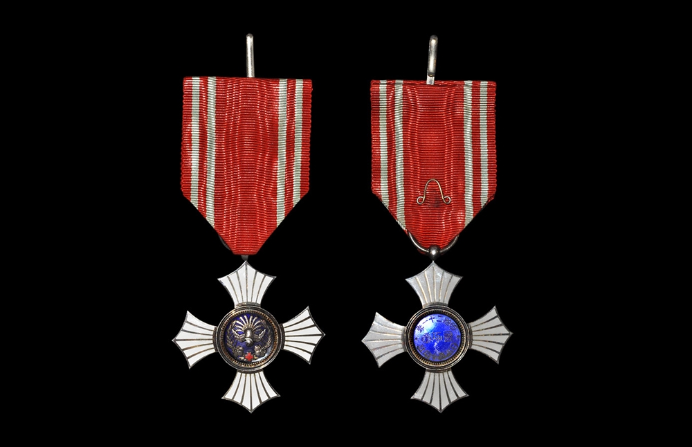 World Civilian Medals - Japan - Red Cross - Silver Men's Order of Merit Medal