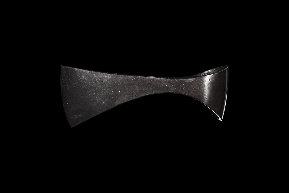 Viking Pinched Axehead with Sweeping Lines - Image 2 of 2