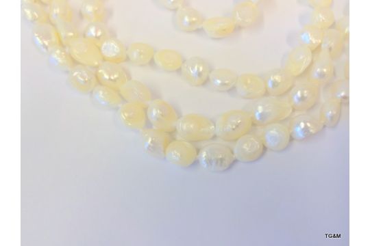 112cm long baroque pearl necklace - Image 2 of 3