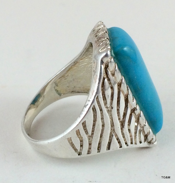 Silver turquoise ring size R 10gm - Image 2 of 5