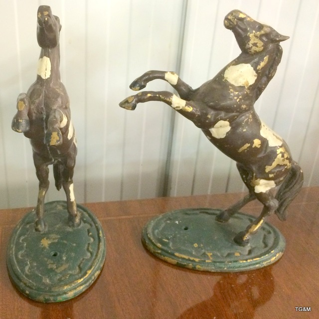 A pair of metal rearing horses - Image 2 of 3