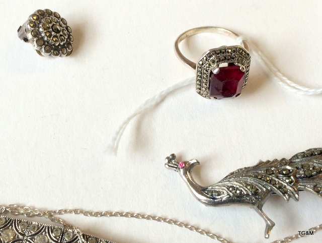 A quantity of silver and marcasite jewellery - Image 5 of 7