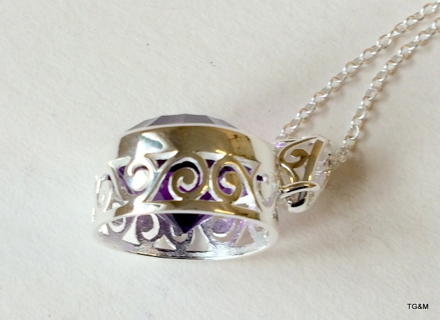 A silver and amethyst pendant necklace on silver chain - Image 4 of 5