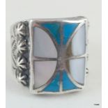 Silver enamel and shell ring size P 15gm