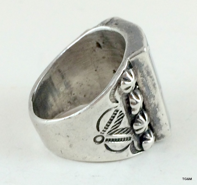 Silver enamel and shell ring size P 15gm - Image 3 of 5
