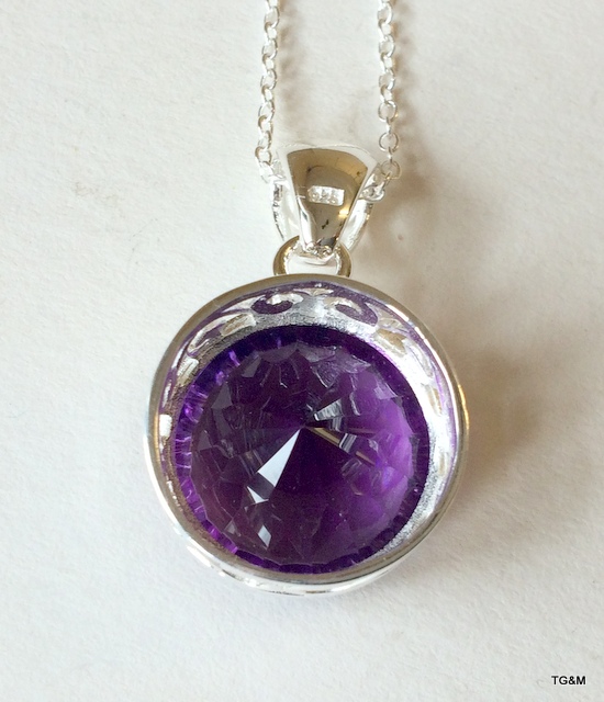 A silver and amethyst pendant necklace on silver chain - Image 3 of 5