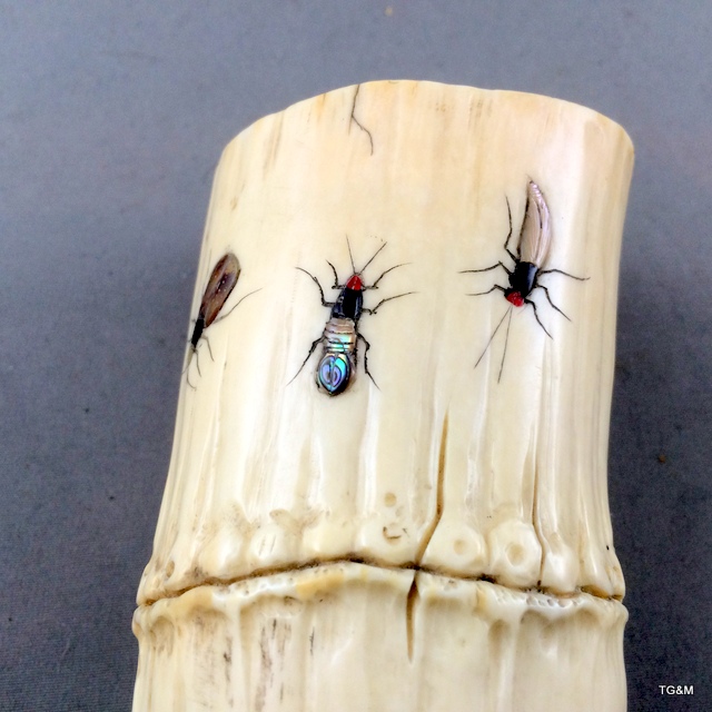 Carved ivory wrist rest in the form of a section of bamboo with Shibayama insect decoration in - Image 10 of 10