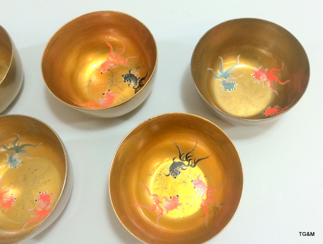 5 Chinese Foo Chow lacquer rice bowls decorated with Koi carp by Shin An Loong Kee - Image 2 of 3