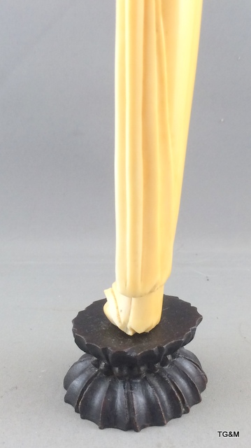 A carved ivory figure of a sage on a wooden stand 20cm high. - Image 9 of 10