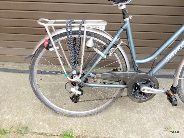 Ladies Giant expansion LX push bike with gears and lights baskets and rack - Image 6 of 8