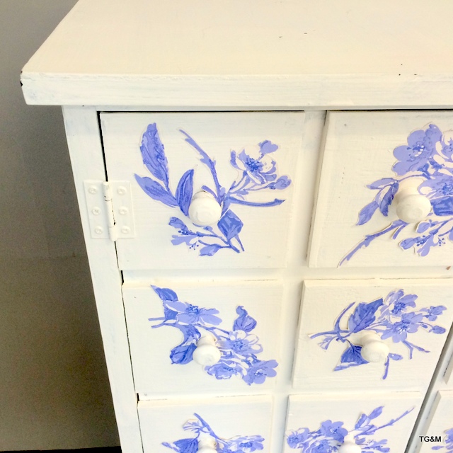 A decoupage cabinet 90 x 65 x 29cm - Image 2 of 3