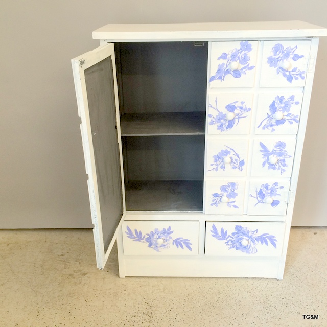 A decoupage cabinet 90 x 65 x 29cm - Image 3 of 3