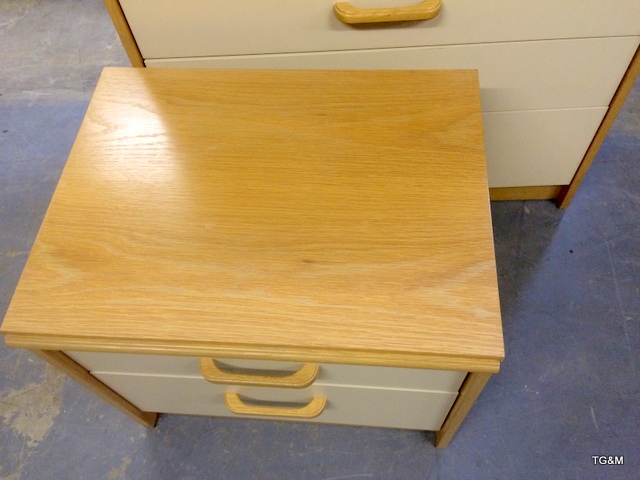 A chest of drawers and a 2 drawer bedside cupboard - Image 2 of 3