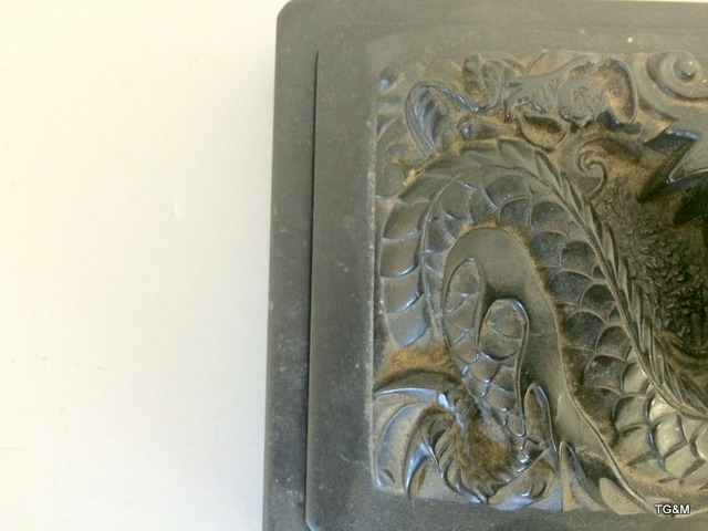 Chinese hardstone ink cover carved with enamelled dragons. 5 x 22 x 13cm - Image 3 of 5