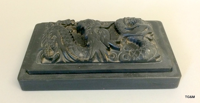 Chinese hardstone ink cover carved with enamelled dragons. 5 x 22 x 13cm - Image 2 of 5