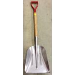 Aluminium shovel