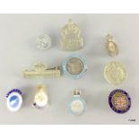 A quantity of WW1 WW2 and later military lapel badges including ARP, Imperial Service, Comrades of