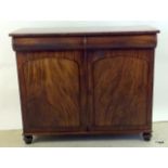 Victorian mahogany 2 drawer, 2 door chiffonier with fitted shelves 100x115x50cm